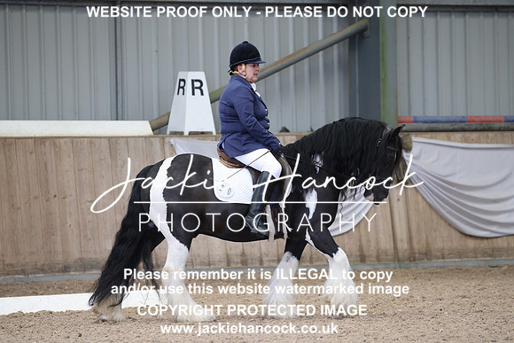 R5JH3404