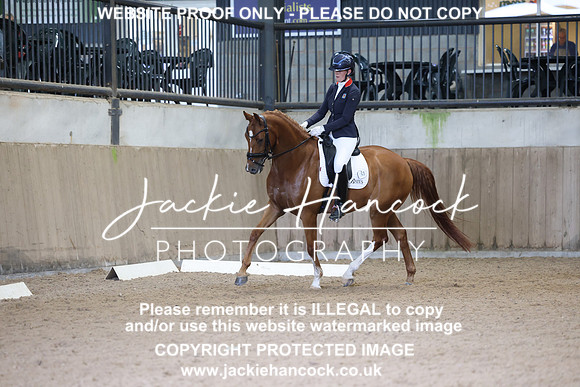 R5JH1556